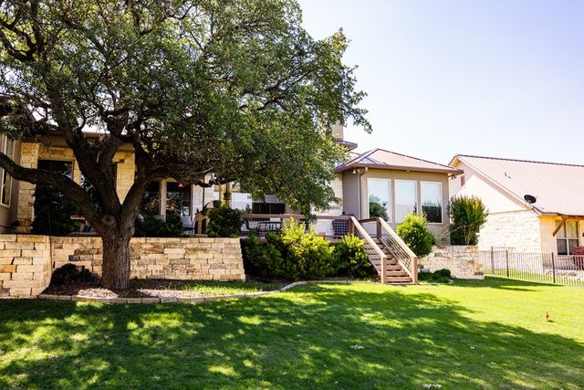 1009 Club House Rd, Kerrville, TX 78028