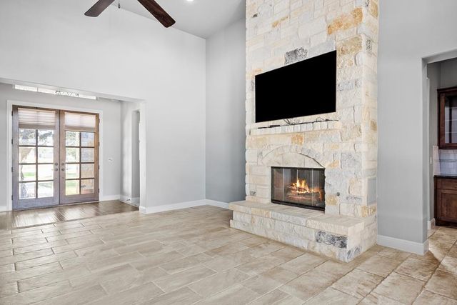 1009 Club House Rd, Kerrville, TX 78028