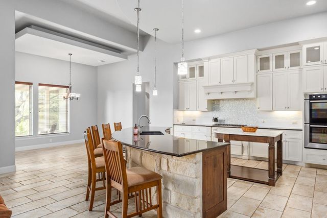 1009 Club House Rd, Kerrville, TX 78028