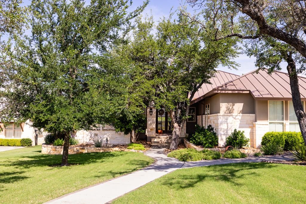 1009 Club House Rd, Kerrville, TX 78028