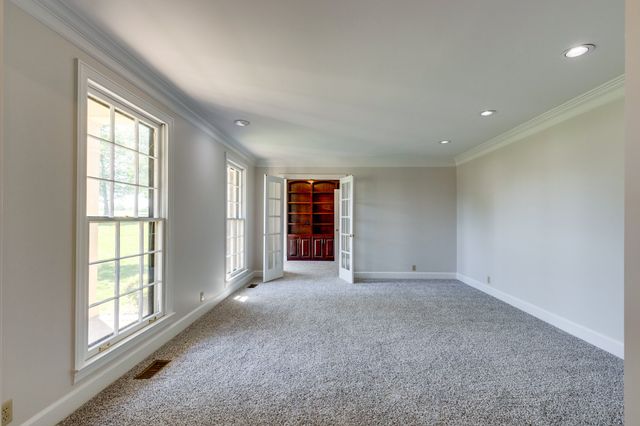 325 Clearview Dr, Springfield, TN 37172