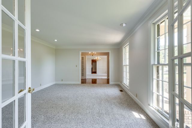 325 Clearview Dr, Springfield, TN 37172