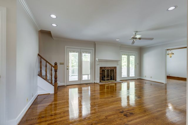 325 Clearview Dr, Springfield, TN 37172