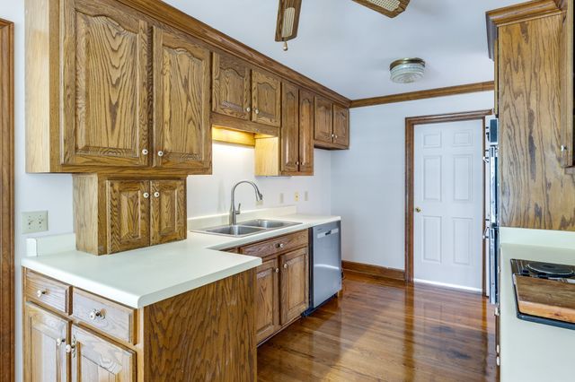 325 Clearview Dr, Springfield, TN 37172