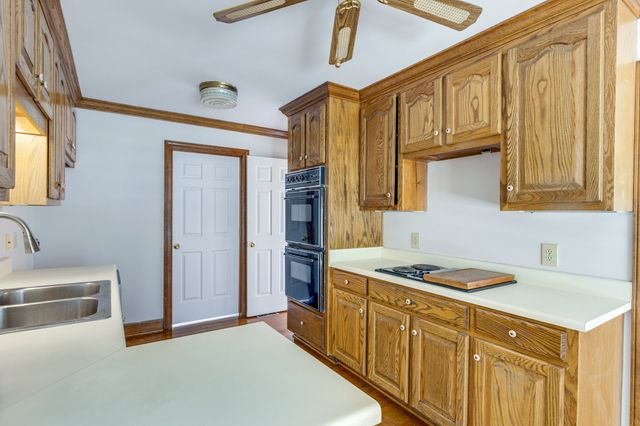 325 Clearview Dr, Springfield, TN 37172