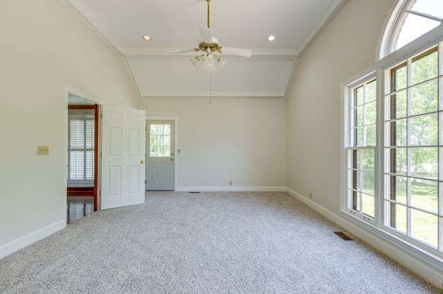 325 Clearview Dr, Springfield, TN 37172