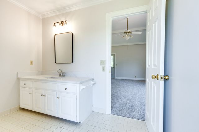 325 Clearview Dr, Springfield, TN 37172