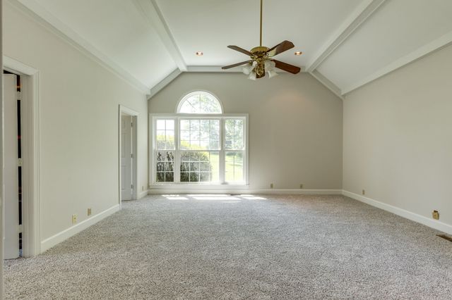 325 Clearview Dr, Springfield, TN 37172