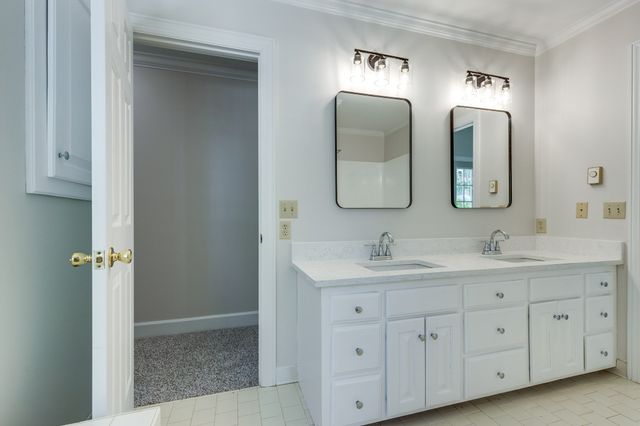 325 Clearview Dr, Springfield, TN 37172