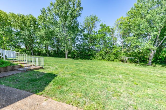 325 Clearview Dr, Springfield, TN 37172