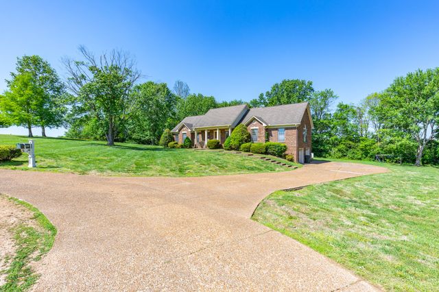 325 Clearview Dr, Springfield, TN 37172