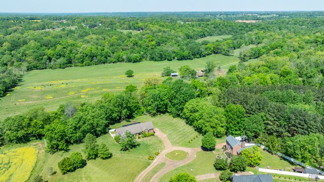 325 Clearview Dr, Springfield, TN 37172