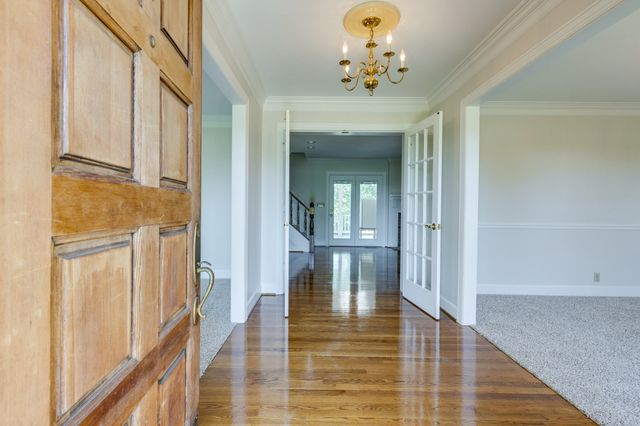 325 Clearview Dr, Springfield, TN 37172