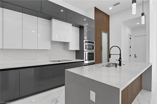 1617 NE 12th ST, Cape Coral, FL 33909