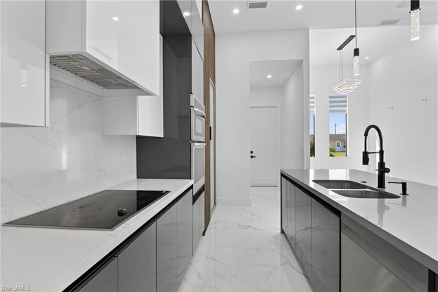 1617 NE 12th ST, Cape Coral, FL 33909