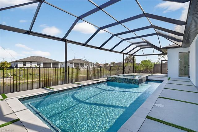 1617 NE 12th ST, Cape Coral, FL 33909