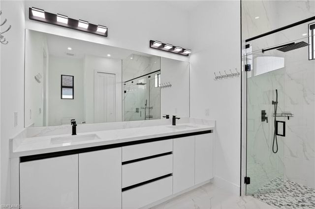 1617 NE 12th ST, Cape Coral, FL 33909