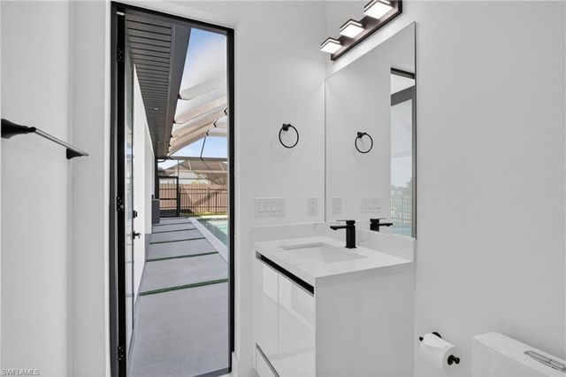 1617 NE 12th ST, Cape Coral, FL 33909