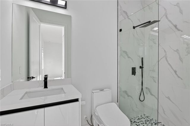 1617 NE 12th ST, Cape Coral, FL 33909