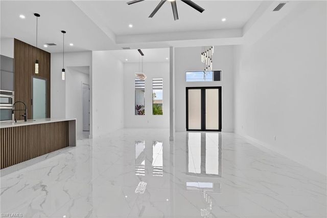 1617 NE 12th ST, Cape Coral, FL 33909