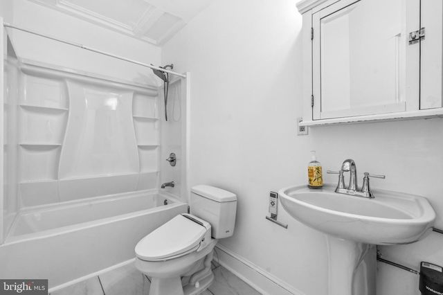 2015 4TH ST NE, Washington, DC 20002