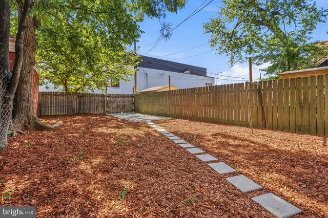 2015 4TH ST NE, Washington, DC 20002