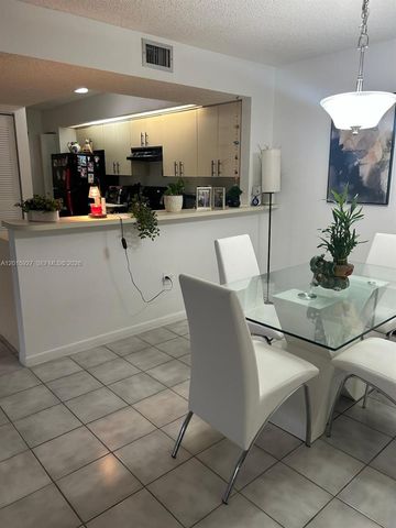 8660 SW 212th St 306, Cutler Bay, FL 33189