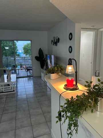 8660 SW 212th St 306, Cutler Bay, FL 33189