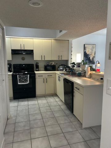 8660 SW 212th St 306, Cutler Bay, FL 33189