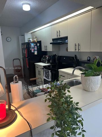 8660 SW 212th St 306, Cutler Bay, FL 33189