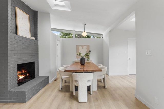 385 Cronin Drive, Santa Clara, CA 95051