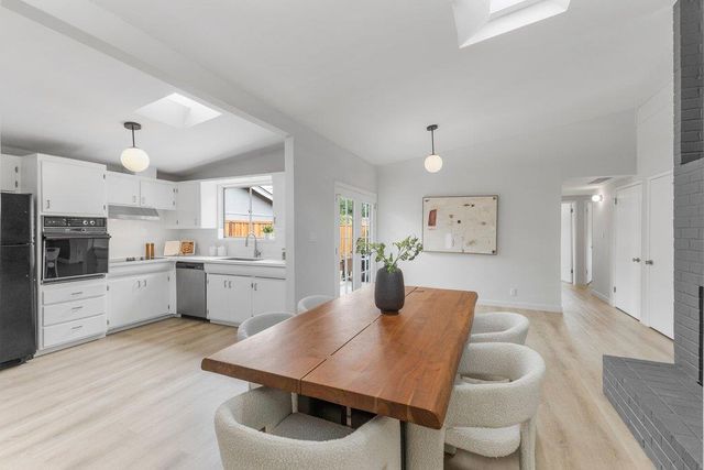 385 Cronin Drive, Santa Clara, CA 95051