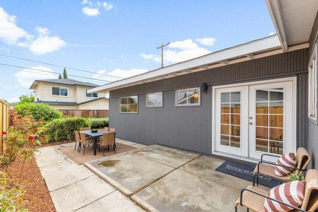 385 Cronin Drive, Santa Clara, CA 95051