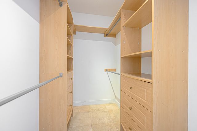 2030 S Douglas Road 807, Coral Gables, FL 33134