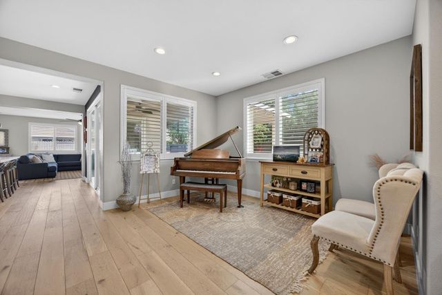 5501 Jade Springs Way, Rancho Cordova, CA 95742
