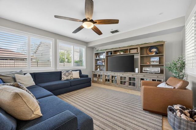 5501 Jade Springs Way, Rancho Cordova, CA 95742