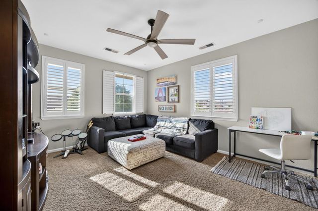 5501 Jade Springs Way, Rancho Cordova, CA 95742