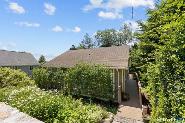 12 Longview Drive, Brookfield, CT 06804
