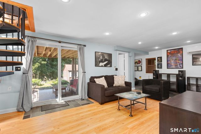 12 Longview Drive, Brookfield, CT 06804