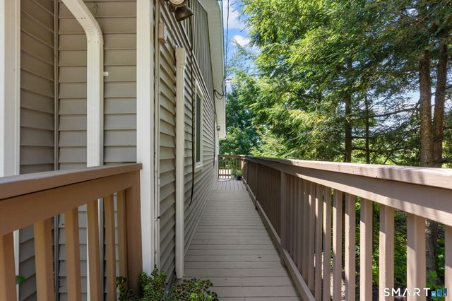12 Longview Drive, Brookfield, CT 06804