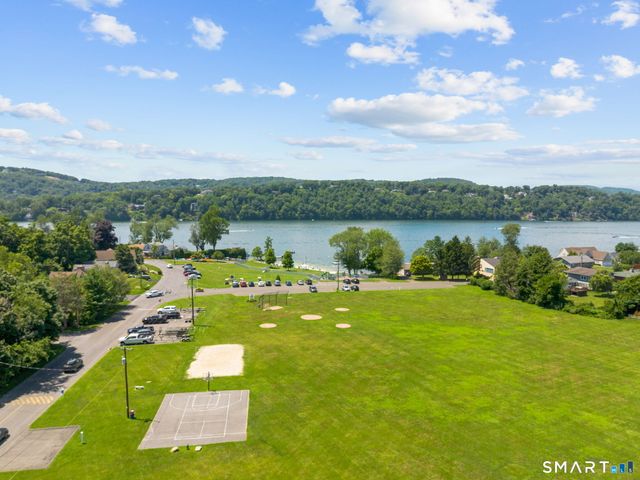 12 Longview Drive, Brookfield, CT 06804