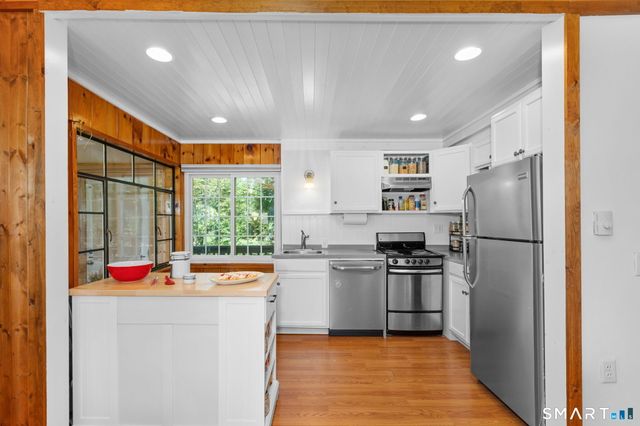 12 Longview Drive, Brookfield, CT 06804