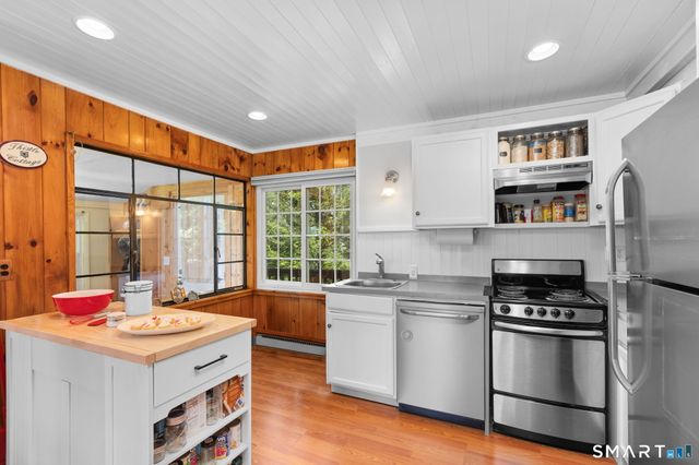 12 Longview Drive, Brookfield, CT 06804