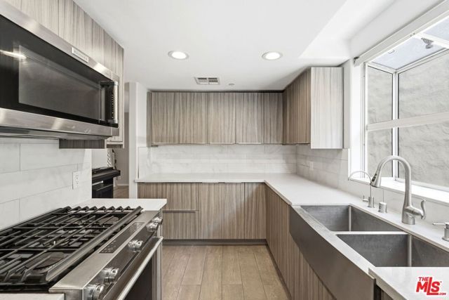 1842 Greenfield Avenue 102, Los Angeles, CA 90025