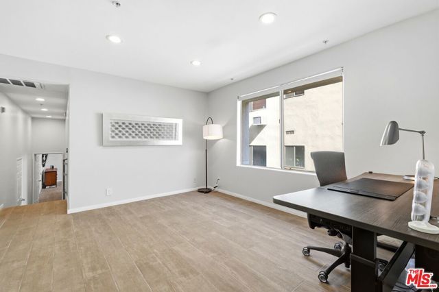 1842 Greenfield Avenue 102, Los Angeles, CA 90025