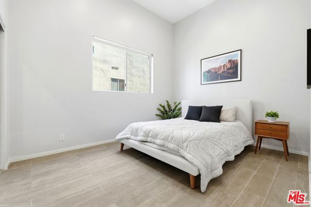 1842 Greenfield Avenue 102, Los Angeles, CA 90025