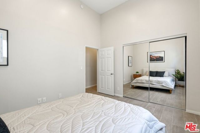 1842 Greenfield Avenue 102, Los Angeles, CA 90025