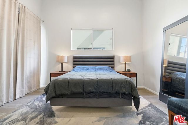 1842 Greenfield Avenue 102, Los Angeles, CA 90025