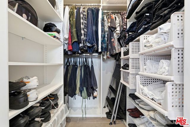 1842 Greenfield Avenue 102, Los Angeles, CA 90025