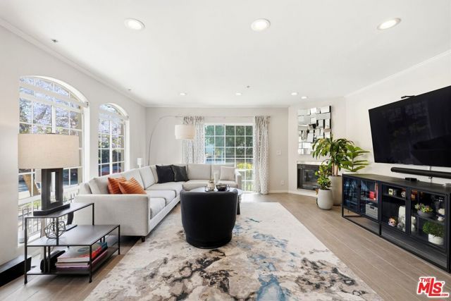 1842 Greenfield Avenue 102, Los Angeles, CA 90025